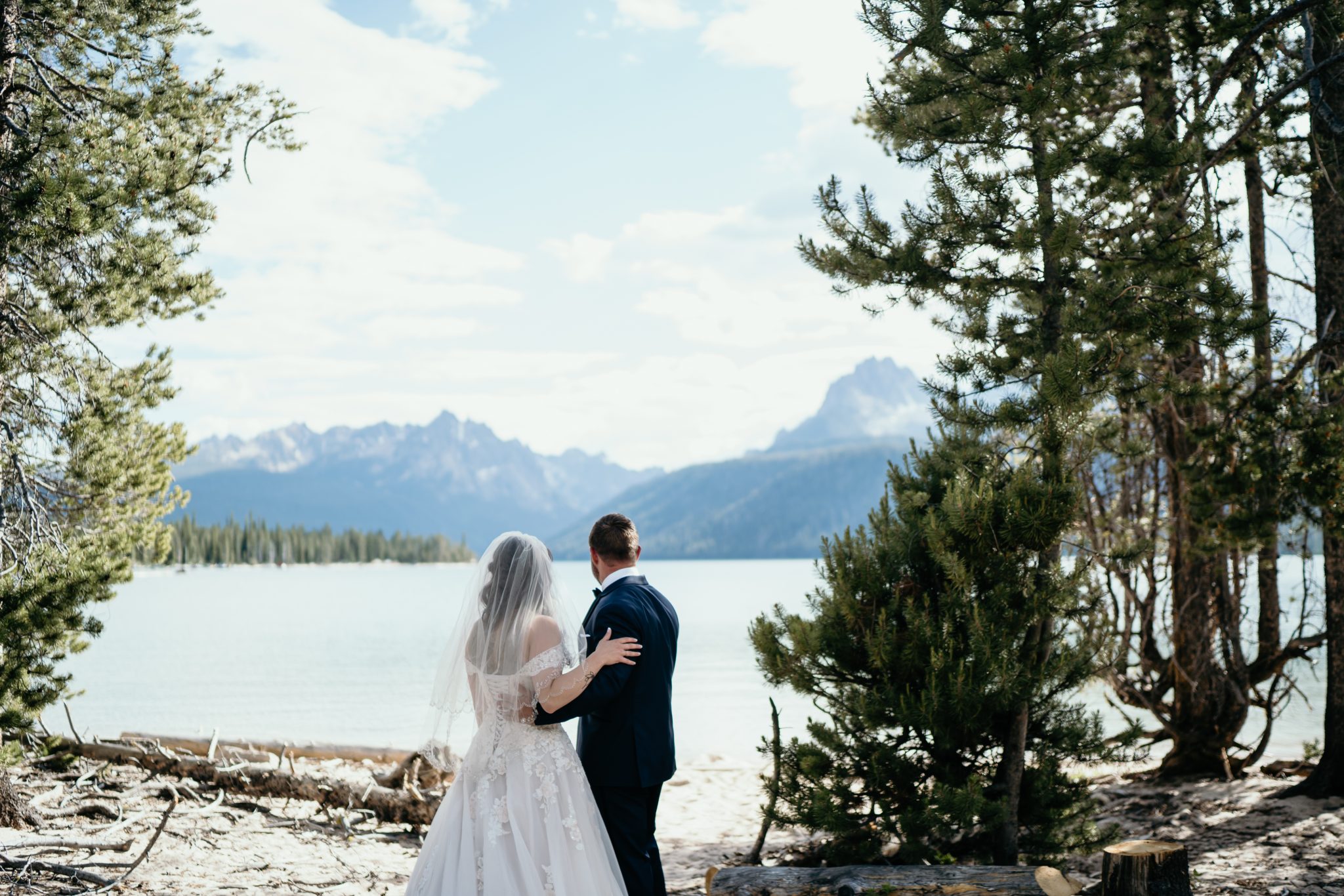 How to Elope in Idaho | Outdoor Elopement | Mountain Wedding Ceremony